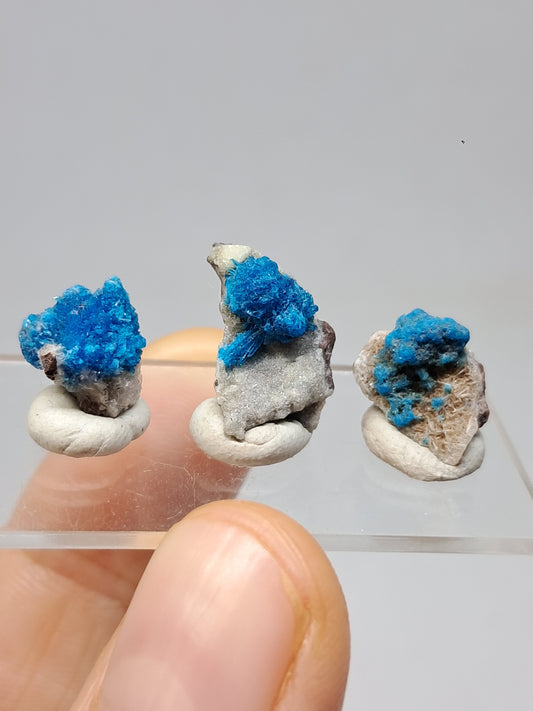 Conjunto de 3 pentagonitas pequeñas en matriz de heulandita (wagholi) en bruto | Cristal natural | Ejemplar mineral raro n.° CV36
