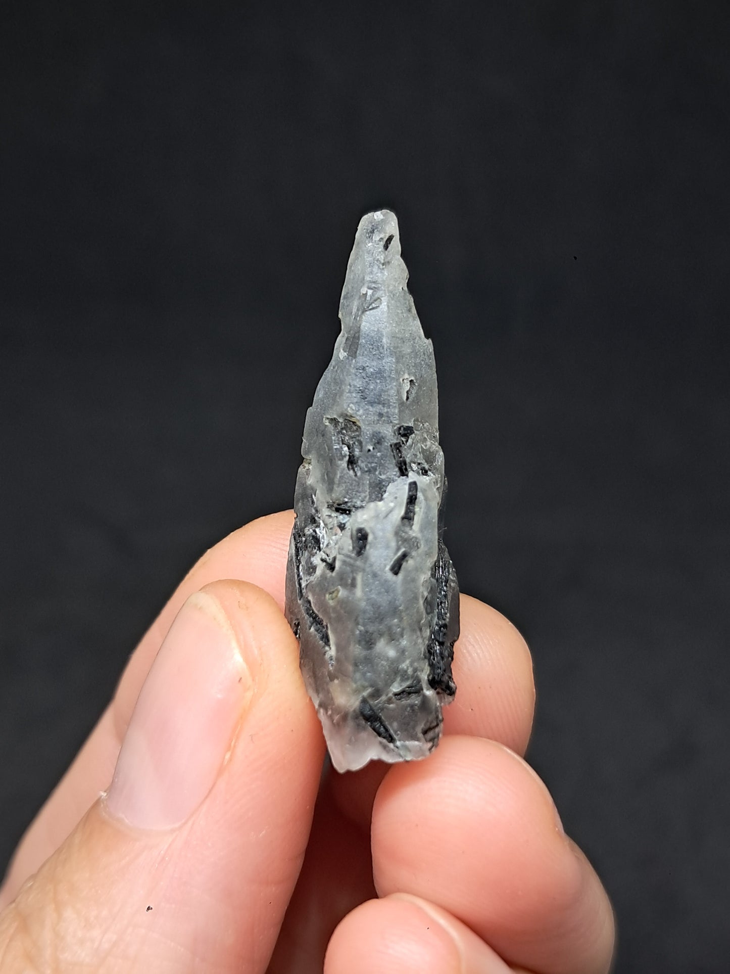 Punta de cuarzo turmalinado (Karur) Cristal natural | Muestra de mineral #TQ30
