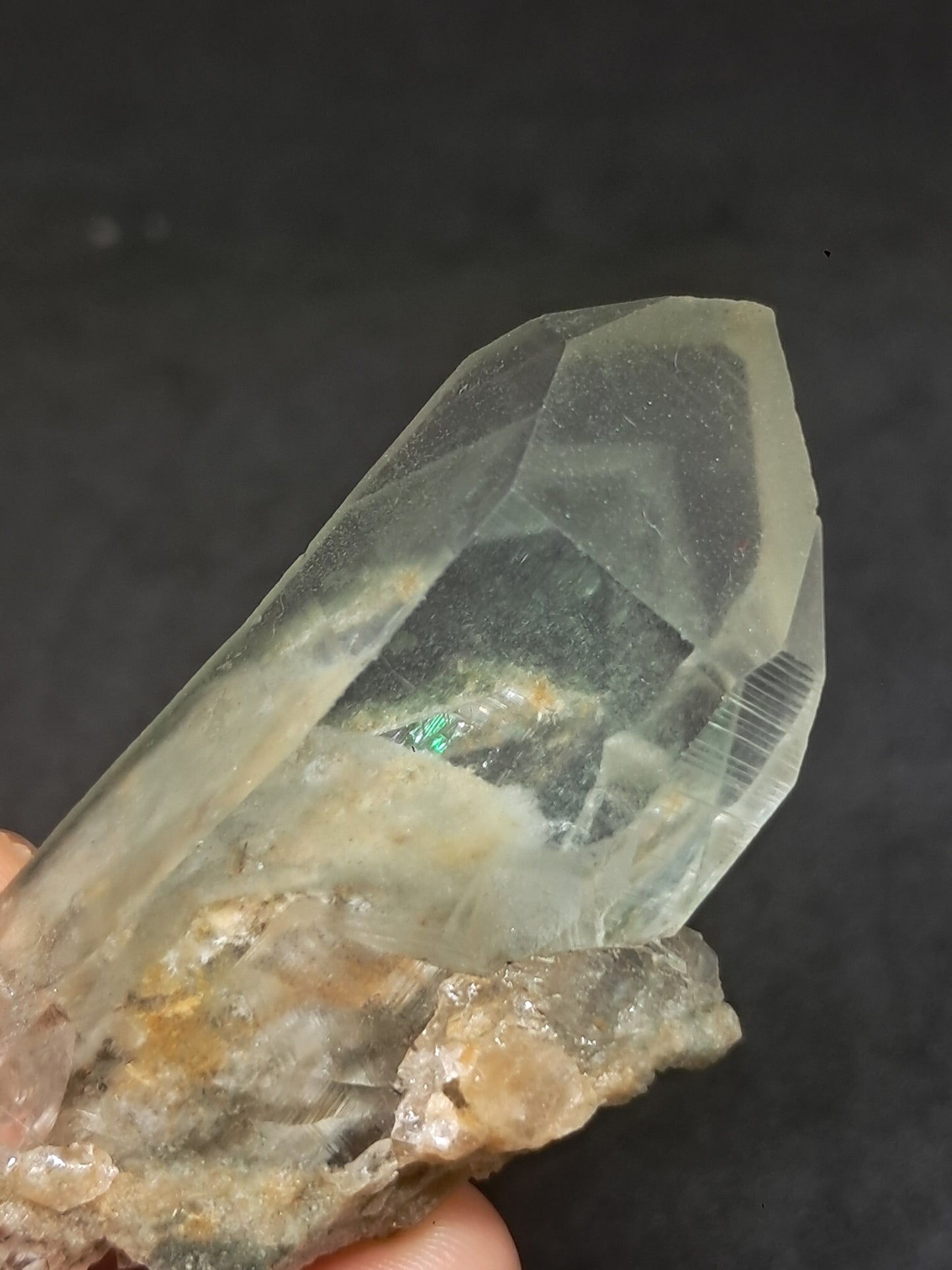 Punta natural de cuarzo fantasma de clorita (Kullu) | Cristal chamánico de jardín #CQ71